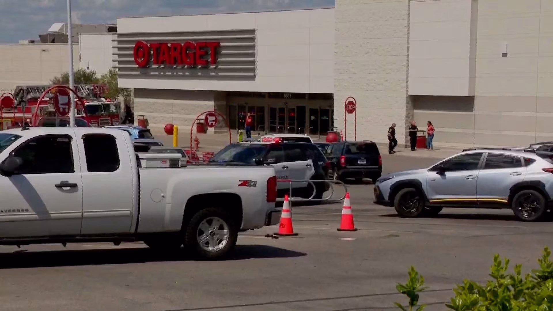 Três pessoas morrem após tiros em loja no Texas; suspeito foi preso