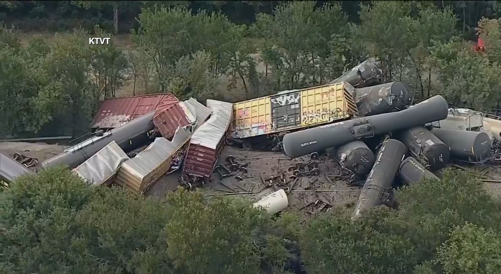 Trem descarrila no Texas, nos EUA