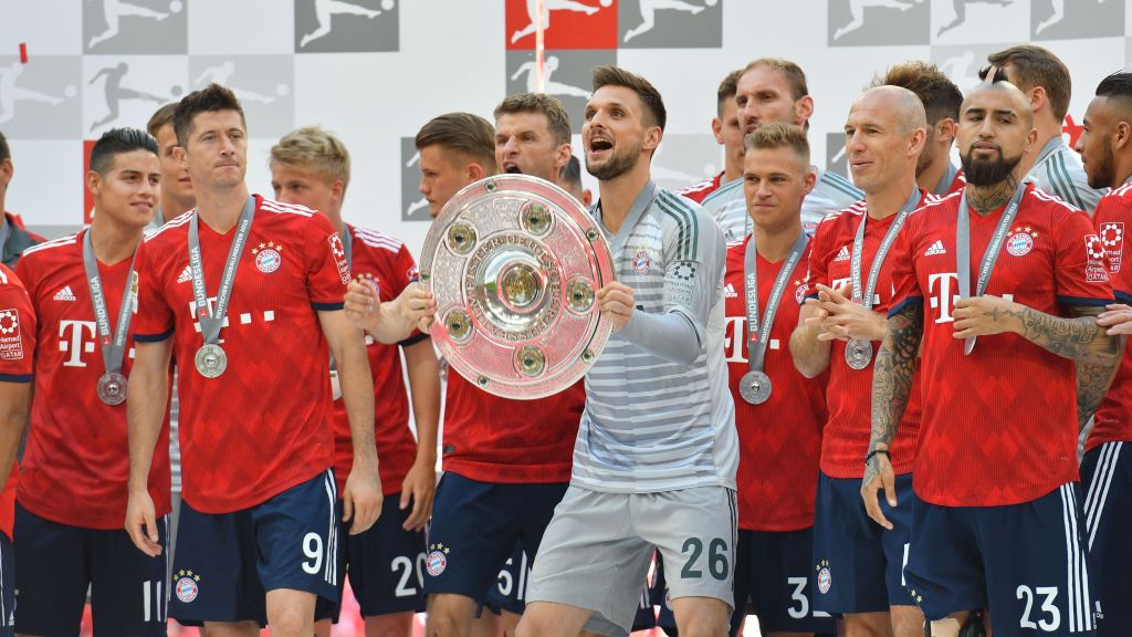 Sven Ulreich comemora título da Bundesliga 2018