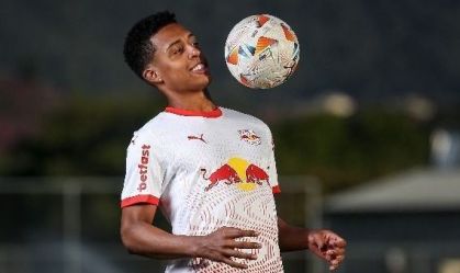 Red Bull Bragantino anuncia lateral formado na base do Palmeiras