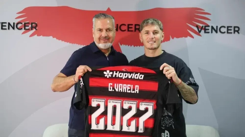 Varela renovou com o Flamengo até 2027