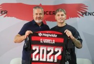 Flamengo acerta renovação de Varela; novo contrato vai até 2027