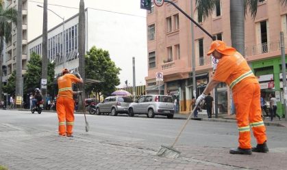 Durante o trabalho: gari é agredido com madeira na cabeça em Belo Horizonte