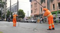 Durante o trabalho: gari é agredido com madeira na cabeça em Belo Horizonte