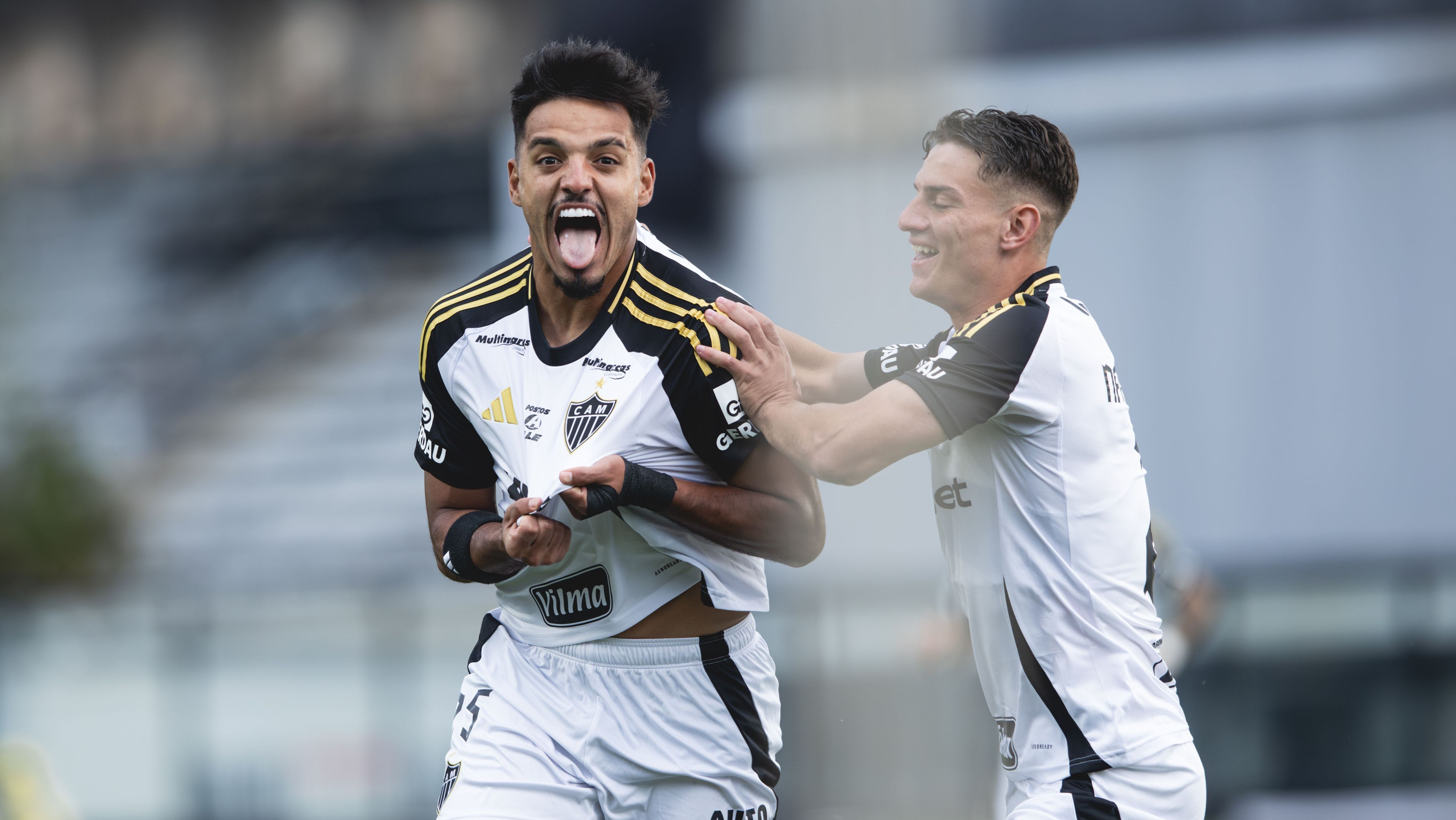 Gabriel Menino comemora gol sobre o Vasco, que foi o mais rápido do Brasileirão