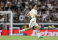 Flamengo acerta ida de Victor Hugo ao Santos