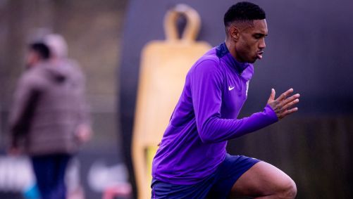 Novo reforço no Timão, Vitinho relembra Seedorf no Brasil e projeta dupla com Memphis