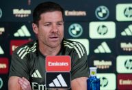 "Eu fui jogador e não gostava de sair", diz Xabi Alonso sobre Vini Jr.