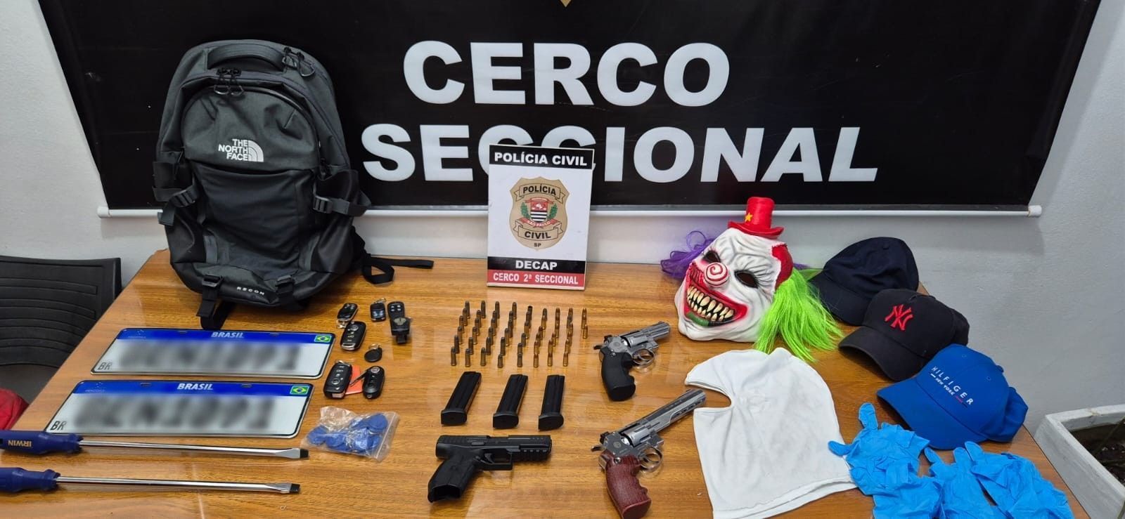 Membros de quadrilha que roubava casas no Morumbi (SP) são presos na manhã desta terça-feira (16) • Reprodução/SSP