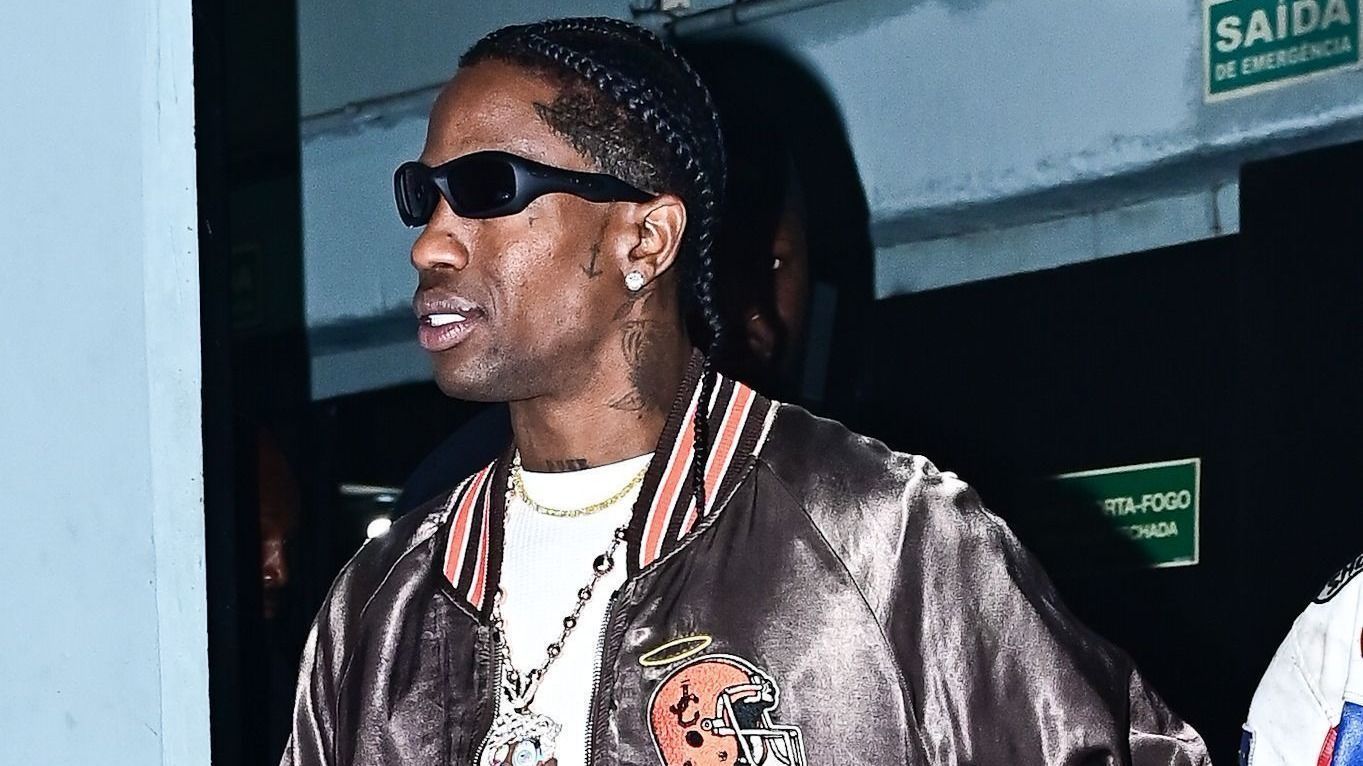 1-Travis-Scott-7