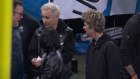Billie Joe, do Green Day, e outros famosos prestigiam jogo da NFL no Brasil
