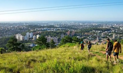 Grupo se perde em morro de Porto Alegre e é resgatado após 10 horas