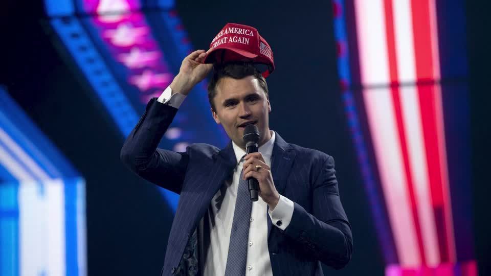 Charlie Kirk, influenciador pró-Trump baleado nos EUA