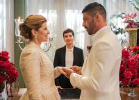 Veja as primeira imagens de casamento escandaloso de Odete e César