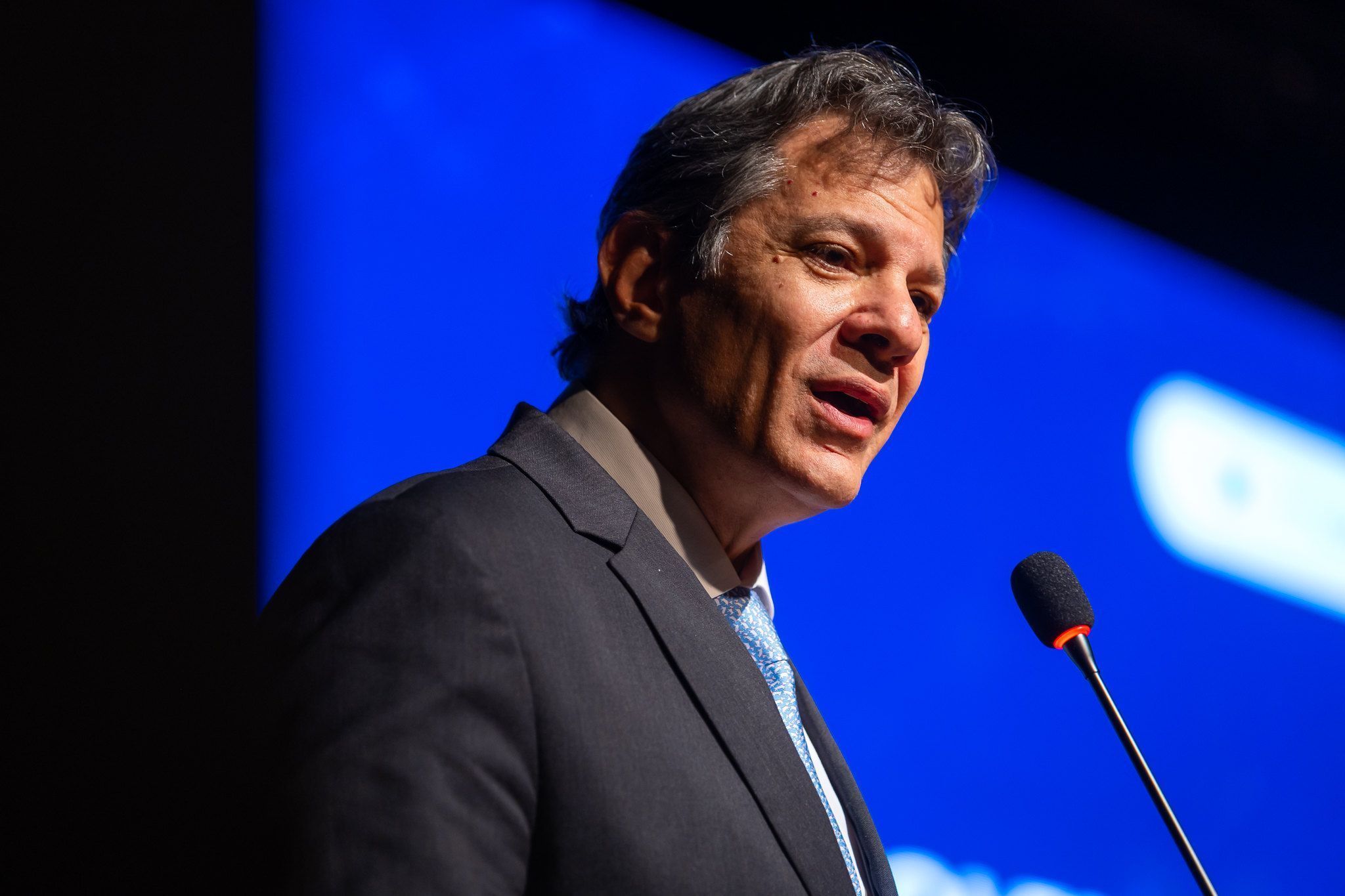 Haddad diz que queda do dólar deve levar a corte nos juros pelo BC