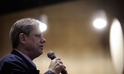 Tarcísio diz que PEC da Blindagem é "distorção" e motivou protestos