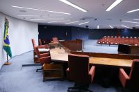 Parlamentares se credenciam para assistir ao julgamento de Bolsonaro