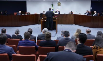 Análise: Defesas cumprem protocolo, mas acionam modo "redução de danos"