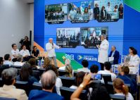 Lula defende ampliar Mais Médicos e elogia Nísia, ex-ministra demitida