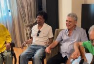 Caetano, Chico, Djavan e Gil cantam juntos antes de ato musical no RJ; veja