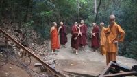 Acidente em teleférico no Sri Lanka deixa pelo menos sete monges mortos