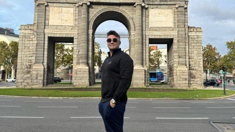 Principal alvo da operação é o empresário e influenciador digital Gabriel Spalone, dono das fintechs Dubai Cash e da Next Trading Dubai • Gabriel Spalone/Instagram