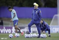 Brasil chega ao Japão para amistoso entre seleções; veja programação