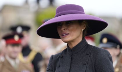 Chapéu de aba larga: o que há por trás do acessório de Melania Trump