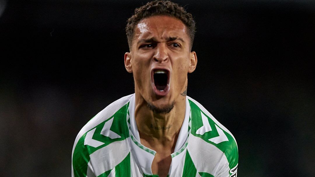 Antony atuando pelo Betis