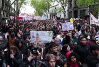 Argentinos pedem justiça por vítimas torturadas em transmissão ao vivo