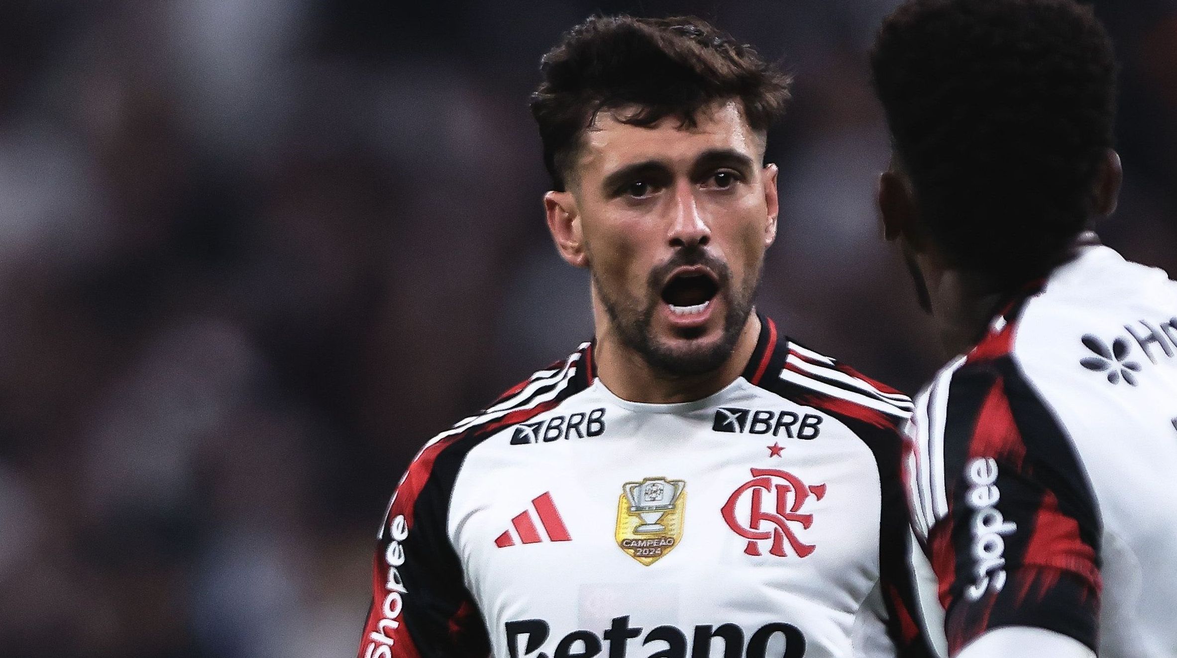 Arrascaeta comemora durante Corinthians x Flamengo