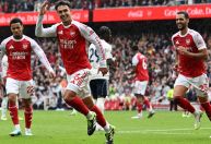 Arsenal vence Nottingham Forest e lidera temporariamente a Premier League