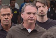 Médico de Bolsonaro segue para Brasília após internação de ex-presidente