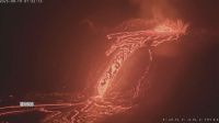 Vídeo: Vulcão Kilauea expele jatos de lava em nova erupção no Havaí