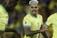 Bruno Guimarães fala sobre futuro no futebol brasileiro e cita destino