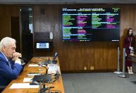 CNI reage à PEC com fim da escala 6x1: "inoportuna e eleitoreira"