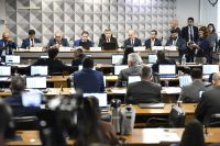 Deputado e advogado do "Careca do INSS" discutem na CPMI; assista