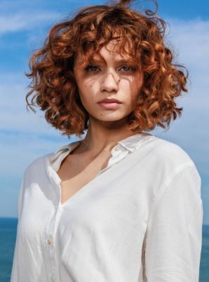 Cabelo curto com franja