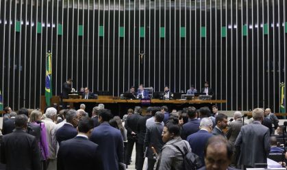 Câmara aprova projeto que veda descontos associativos em aposentadorias