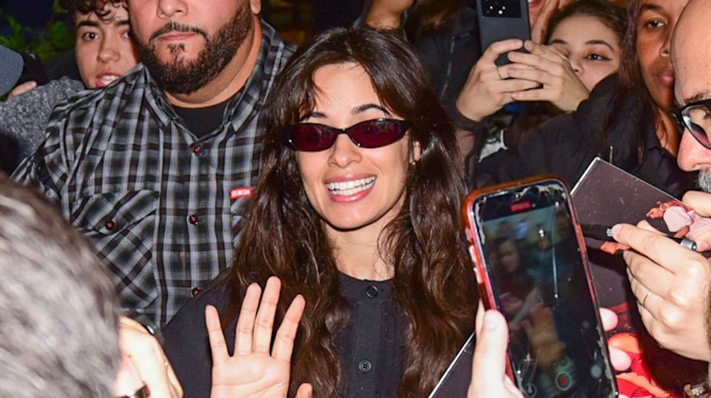 Camila Cabello desembarca no Brasil