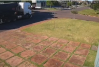 Criança sobe em eixo de caminhão para brincar e morre atropelada em MS