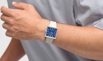 Swatch lança relógio que ironiza tarifas de Trump sobre produtos suíços