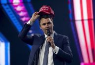 FBI diz que achou rifle que teria sido usado para matar ativista pró-Trump