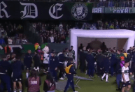 Vídeo: Coritiba x Goiás termina em pacadaria e seis expulsos