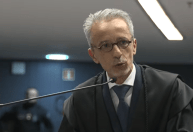 Defesa de Cid destaca seu currículo militar: Não é só ex-ajudante de ordens