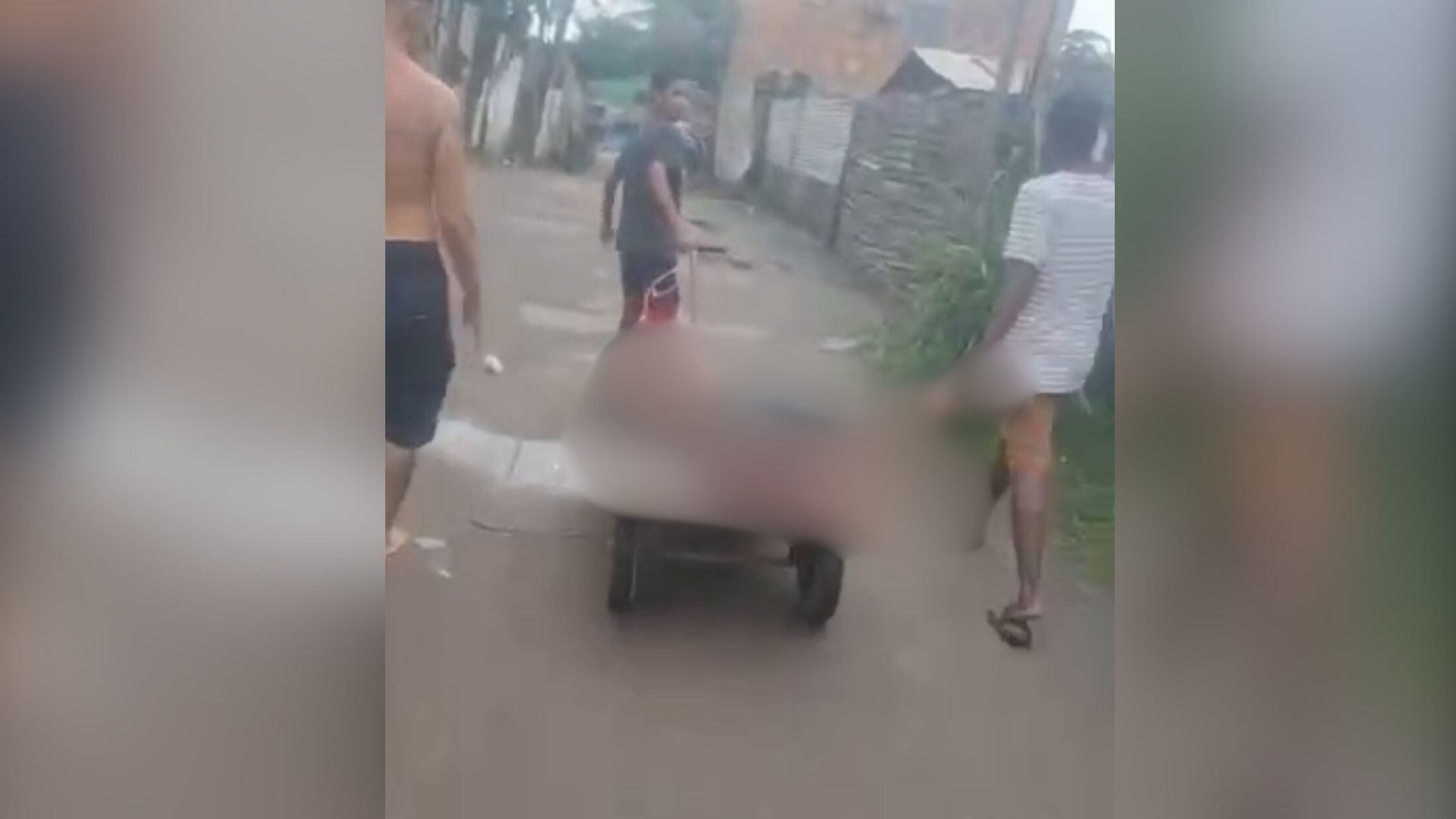 Criminosos gravaram o assassinato e publicaram nas redes sociais • Reprodução