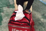 Entregador baleado por policial penal no RJ segue com bala alojada no pé