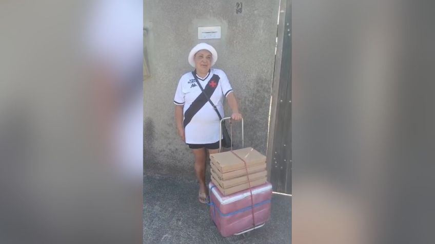 Monalisa Ferreira, de 48 anos, estava com camisa do Vasco e foi agredida por torcedores do Flamengo enquanto vendia doces antes de jogo • Reprodução/Arquivo Pessoal