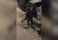 Vídeo mostra PM dando tapas no rosto de homem em abordagem no RJ