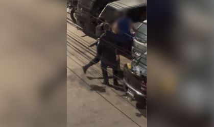 Vídeo mostra PM dando tapas no rosto de homem em abordagem no RJ